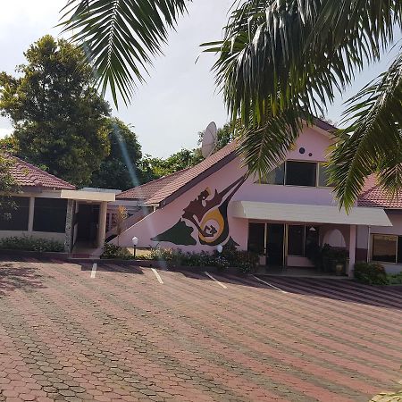 Royal Basin Resort Kumasi Buitenkant foto