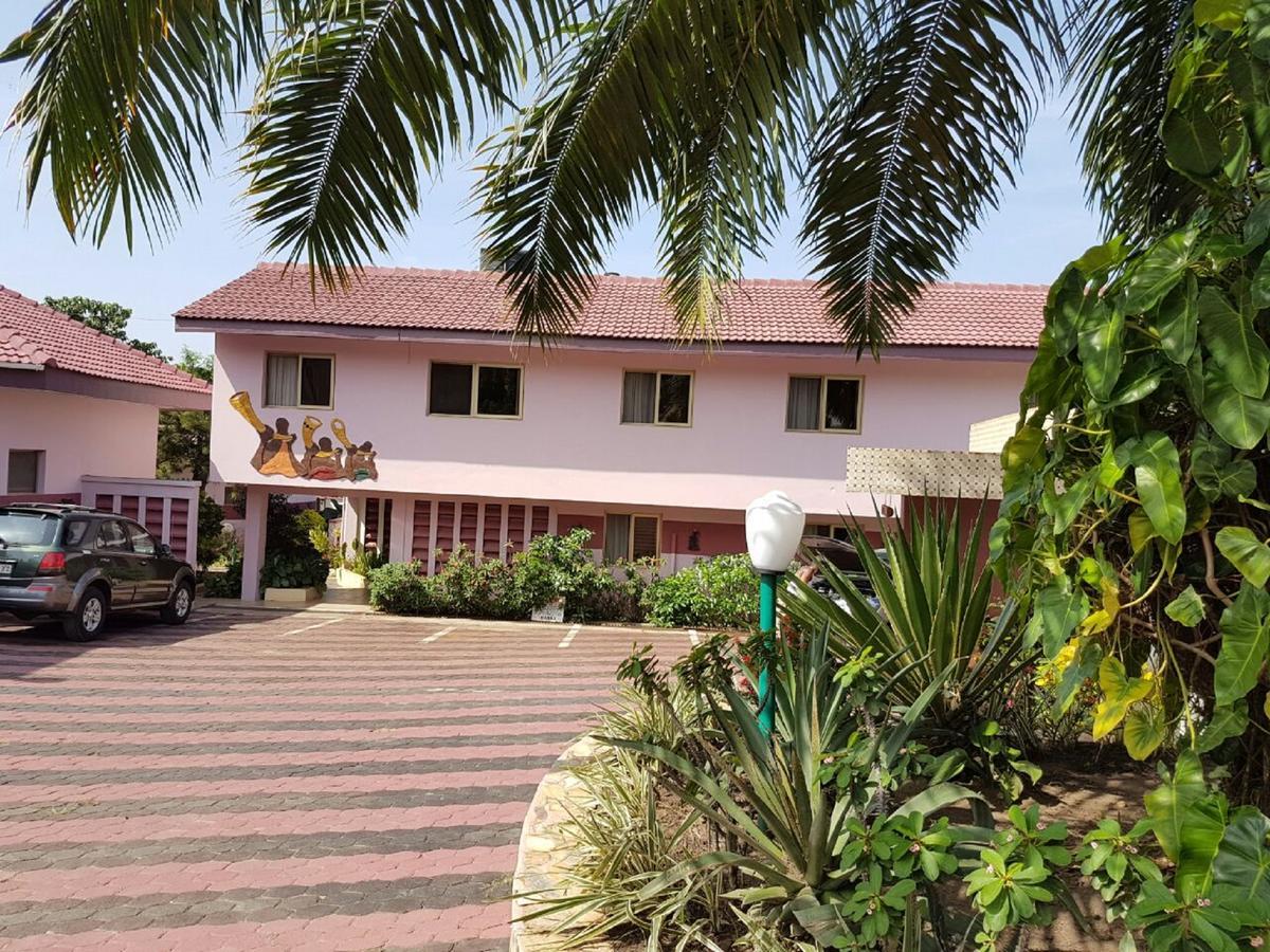 Royal Basin Resort Kumasi Buitenkant foto