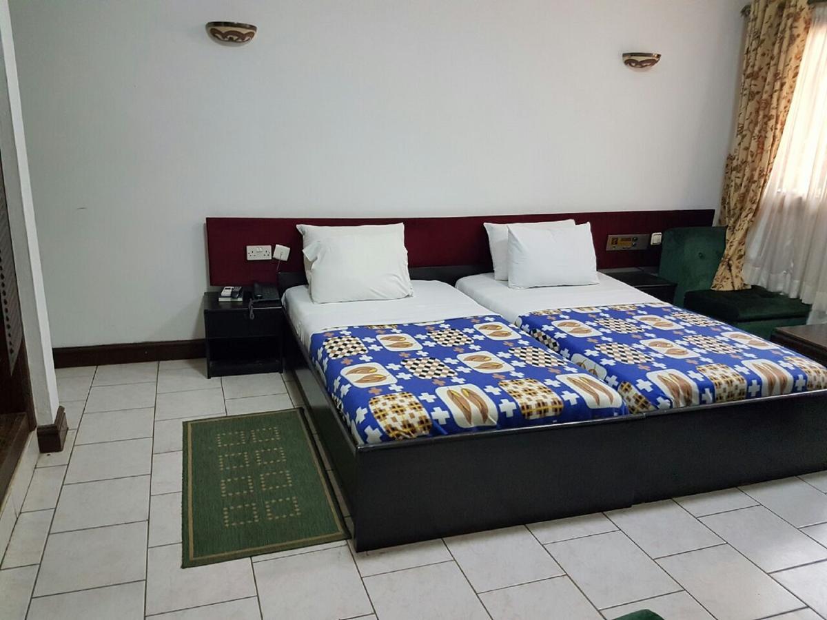 Royal Basin Resort Kumasi Buitenkant foto