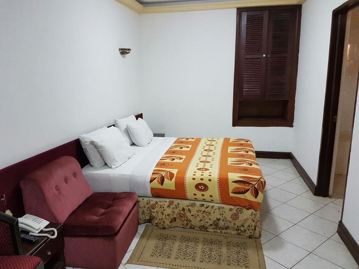 Royal Basin Resort Kumasi Buitenkant foto