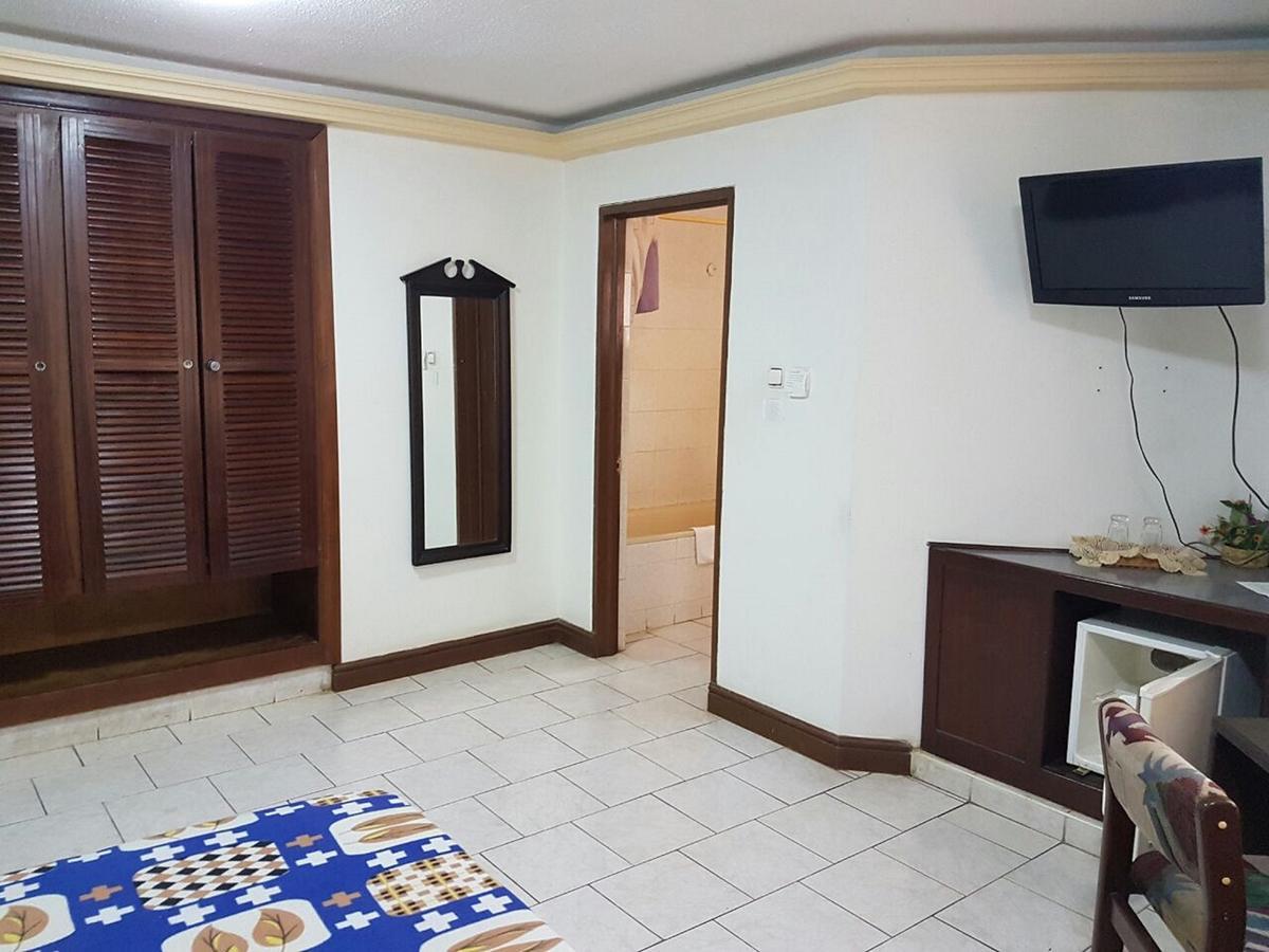 Royal Basin Resort Kumasi Buitenkant foto